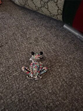 Source Unknown Multicolor Rhinestone Frog Pet Charm
